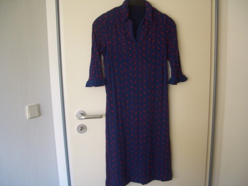 Kleid blau rot - , bestickt